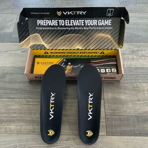 NIB VKTRY Gold Cleated Shoes Insoles Men’s 7-7.5 Women’s 9-9.5 EU 38 A38-2B